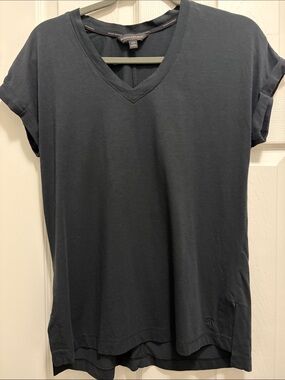 Banana Republic Women's Black V-Neck Short Sleeve Tee